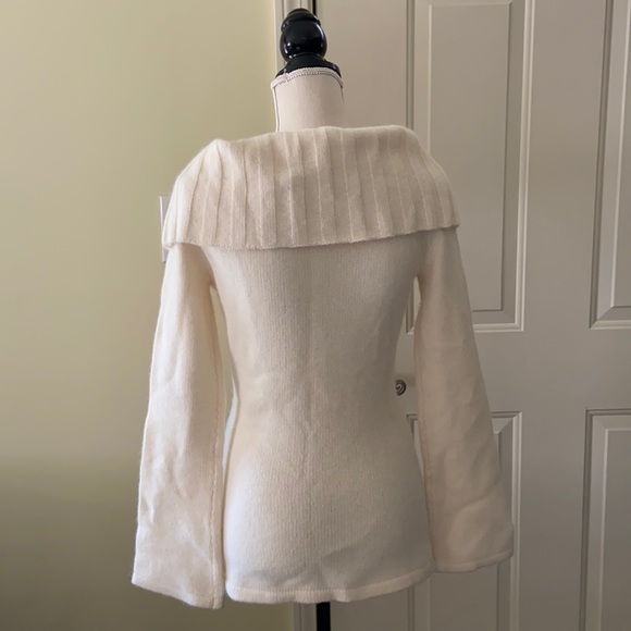 EUC Luxurious Cream/Winter White Cowl Neck Sweater - Picture 5 of 5
